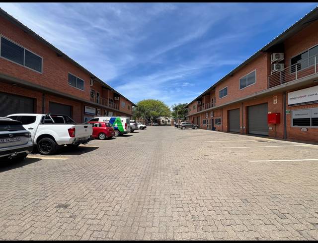 252M² WAREHOUSE TO LET IN HENNOPSPARK